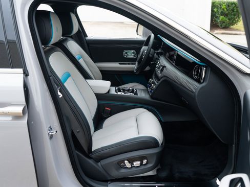 Used 2025 Rolls-Royce Ghost image 17