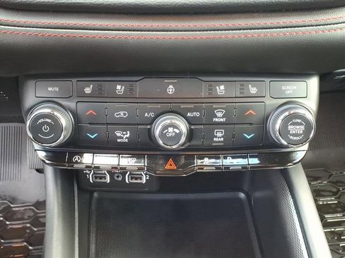 Certified 2024 Dodge Durango GT image 8