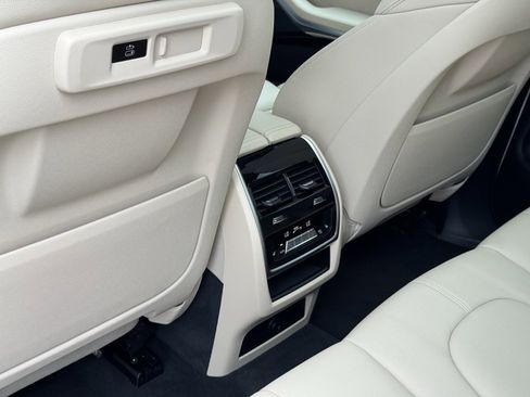 Used 2022 BMW X5 xDrive45e w/ Climate Comfort Package image 27