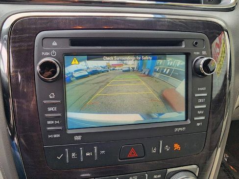 Used 2017 Buick Enclave Premium image 19