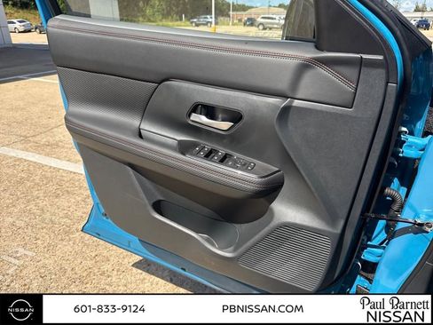 New 2025 Nissan Kicks SR image 14