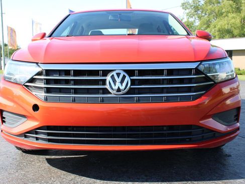 Used 2020 Volkswagen Jetta SE FWD image 2