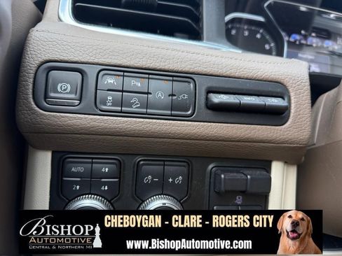 Used 2021 GMC Yukon Denali w/ Denali Premium Package AWD/4WD image 69
