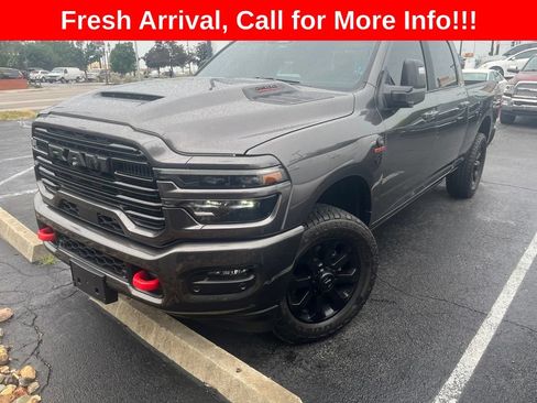 Used 2025 RAM 2500 Laramie AWD/4WD image 3