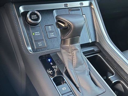 Used 2025 Lexus GX 550 w/ Accessory Package (Z1) AWD/4WD image 12