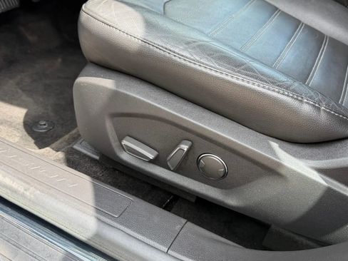 Used 2014 Ford Fusion SE w/ Equipment Group 202A image 26