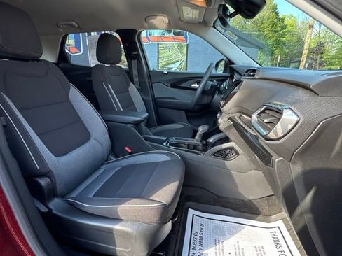 Used 2023 Chevrolet TrailBlazer LT w/ Convenience Package FWD image 5