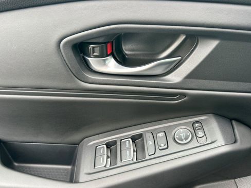 Certified 2025 Honda Accord SE image 10