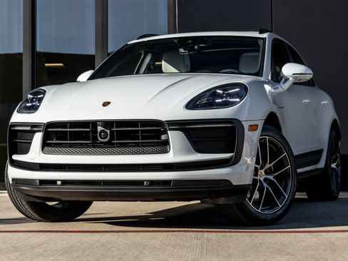 Certified 2026 Porsche Macan AWD/4WD image 1
