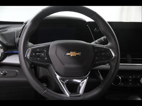Certified 2024 Chevrolet Trax LT w/ Driver Confidence Package FWD image 7