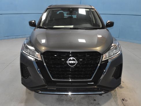 New 2025 Nissan Kicks Play S FWD image 18