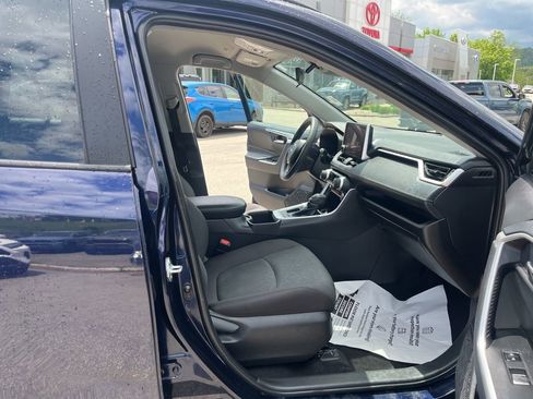 Used 2024 Toyota RAV4 XLE FWD image 12