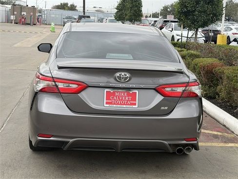 Used 2018 Toyota Camry SE w/ Convenience Package image 6