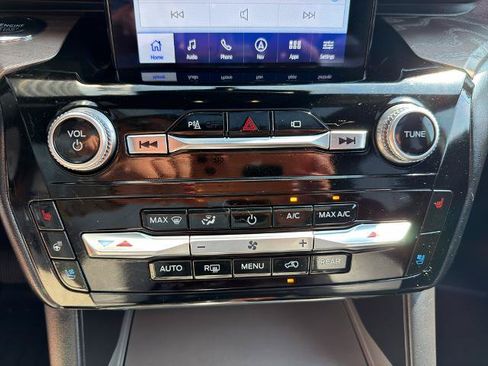 Certified 2023 Ford Explorer Platinum w/ Technology Package AWD/4WD image 30