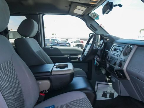 Used 2016 Ford F250 XLT w/ FX4 Off-Road Package AWD/4WD image 12
