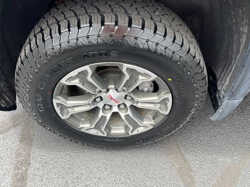 Used 2025 GMC Sierra 1500 SLT AWD/4WD image 6