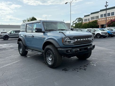 New 2025 Ford Bronco Badlands image 2