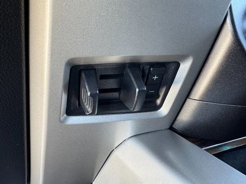 Certified 2019 Ford F150 Lariat image 28