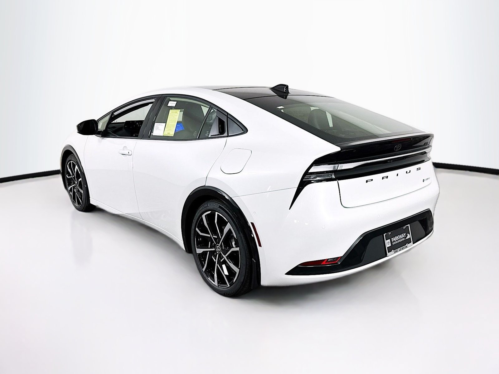 Used 2025 Toyota Prius Plug-In Hybrid w/ Limited Premium Package FWD image 4