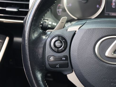 Used 2015 Lexus IS 250 RWD image 18