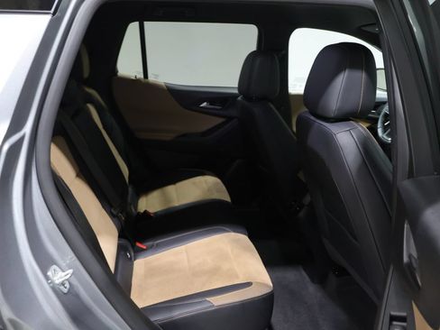 Used 2025 Chevrolet Equinox ACTIV AWD/4WD image 20