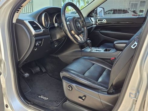 Used 2013 Jeep Grand Cherokee Laredo RWD image 14