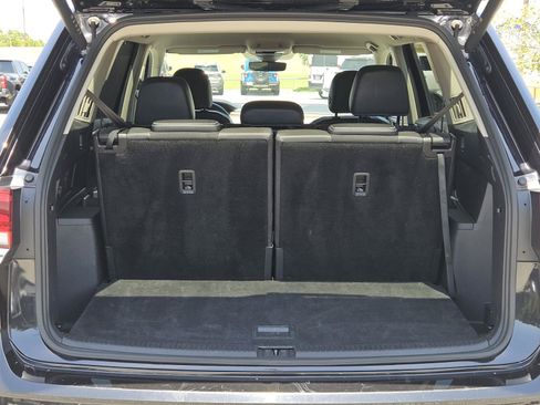 Used 2024 Volkswagen Atlas SE AWD/4WD image 10
