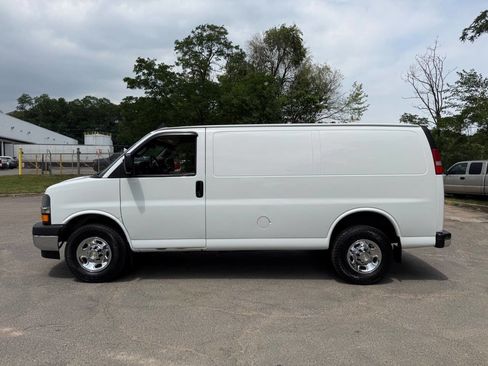 Used 2022 Chevrolet Express 2500 w/ Driver Convenience Package RWD image 2