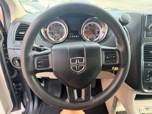 Used 2013 Dodge Grand Caravan SXT FWD image 11