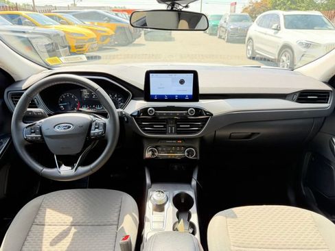 Used 2022 Ford Escape SE w/ SE Sport Appearance Package AWD/4WD image 18
