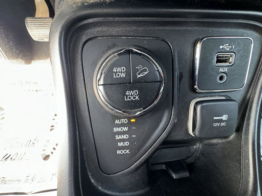 Used 2020 Jeep Compass Trailhawk AWD/4WD image 15