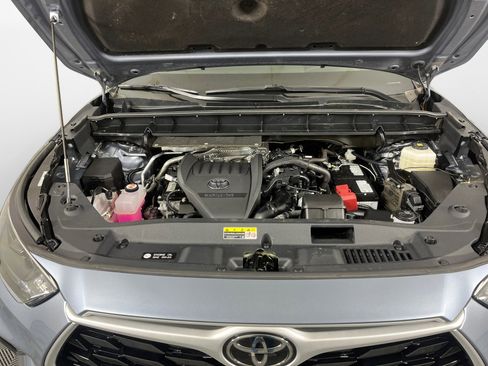 Used 2024 Toyota Highlander XLE image 18
