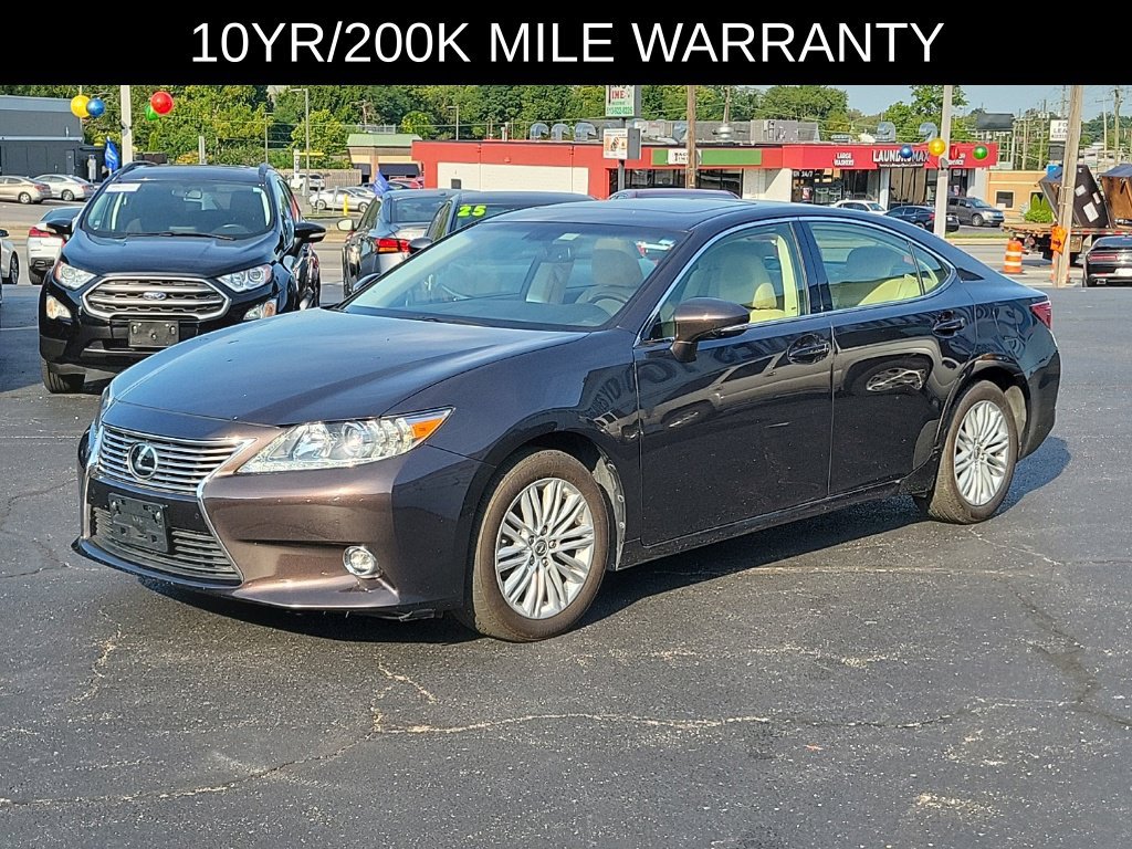 Used 2015 Lexus ES 350 w/ Luxury Package FWD image 2
