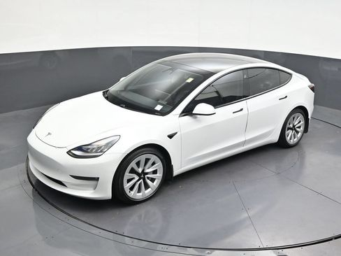 Used 2021 Tesla Model 3 Long Range AWD/4WD image 14