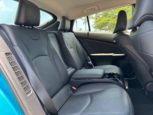 Used 2017 Toyota Prius Prime Advanced FWD image 11