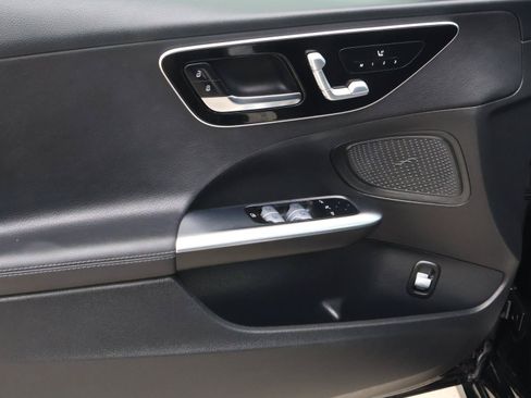 Used 2025 Mercedes-Benz C 300 Sedan image 14