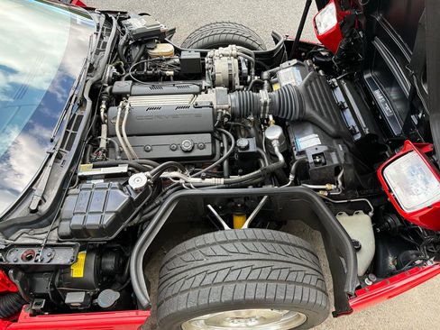 Used 1994 Chevrolet Corvette Coupe RWD image 23
