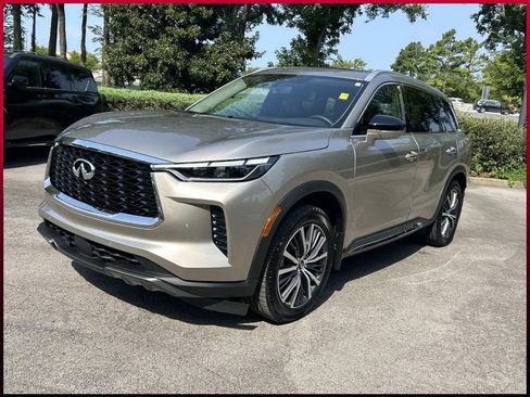 Used 2023 INFINITI QX60 Sensory w/ Cargo Package FWD image 3