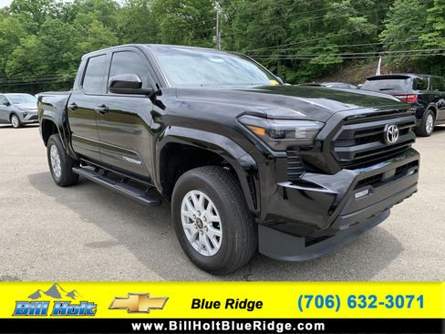 Used 2025 Toyota Tacoma SR5 AWD/4WD image 1