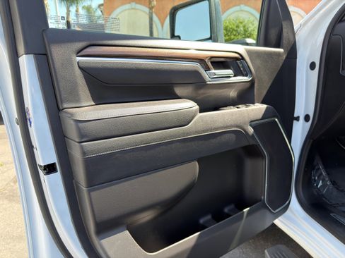 Used 2025 Chevrolet Silverado 2500 LT w/ Convenience Package image 26