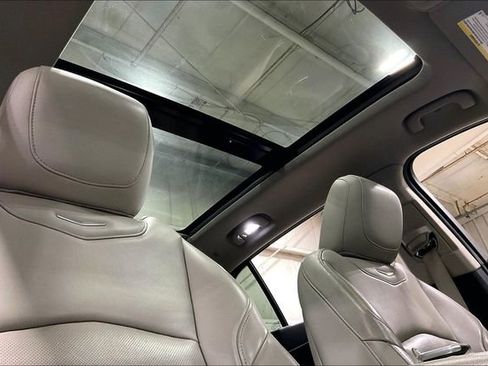 Used 2019 Cadillac XT4 Premium Luxury FWD image 22