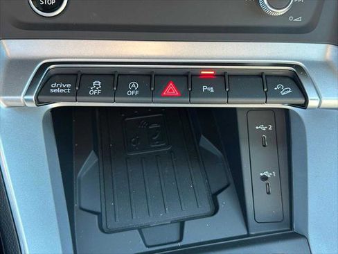 New 2025 Audi Q3 2.0T Premium image 29