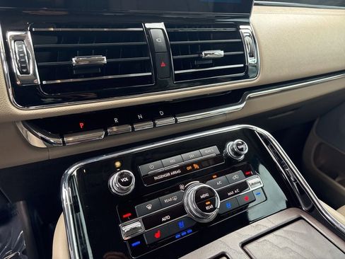 Used 2023 Lincoln Navigator L Reserve AWD/4WD image 22