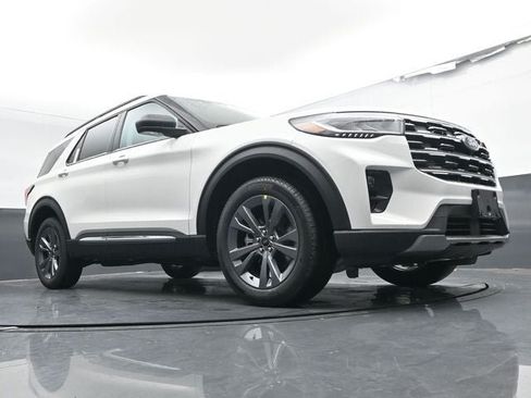 Used 2025 Ford Explorer Active w/ Active Comfort Package AWD/4WD image 26