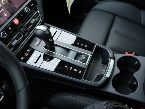 New 2026 Porsche Macan S image 24