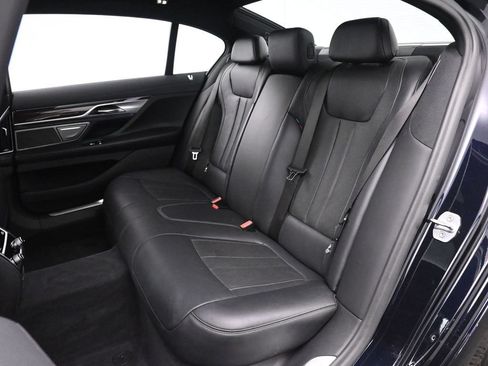 Used 2020 BMW 750i xDrive w/ M Sport Package AWD/4WD image 15