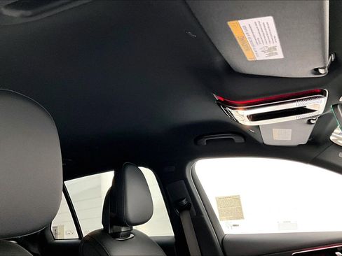 Used 2026 Mercedes-Benz GLC 300 image 28