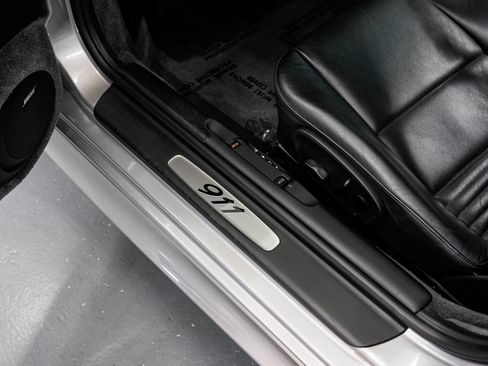 Used 2004 Porsche 911 Carrera RWD image 23