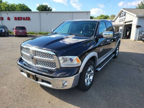 Used 2016 RAM 1500 Laramie w/ Convenience Group AWD/4WD image 4