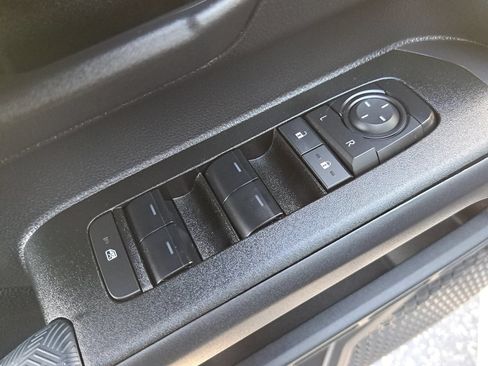 Used 2025 Toyota 4Runner SR5 AWD/4WD image 31